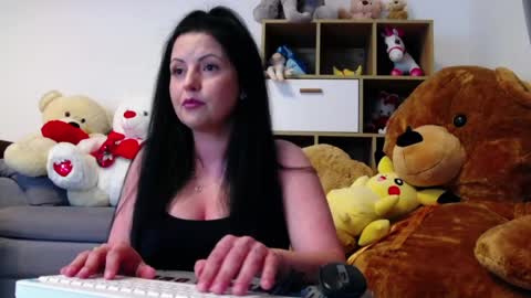 Snapshot of noirbella chatting on 05.08.26 noirbella online show from 05.08.26