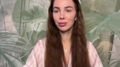 Noirelle online show from 09.30.25