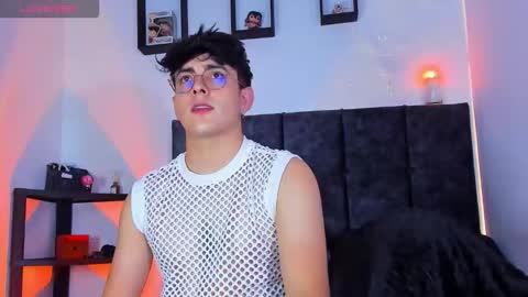 Snapshot of nolan_twink chatting on 10.21.25 Nolan online show from 10.21.25