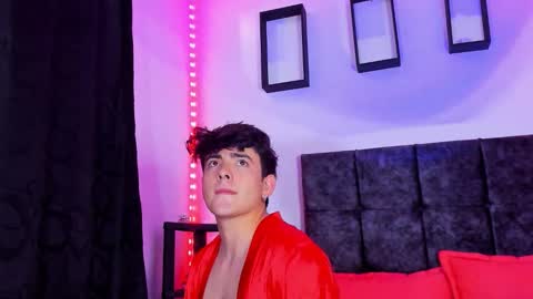 Snapshot of nolan_twink chatting on 11.02.25 Nolan online show from 11.02.25