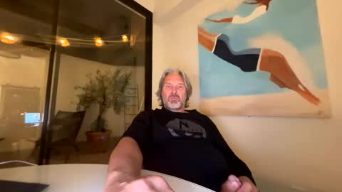 Snapshot of nonsequiture chatting on 10.27.25 Ralle online show from 10.27.25