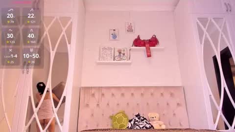 nooniemoon online show from 10.20.25