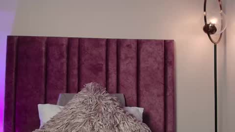 Nora Da Silva online show from 11.28.25