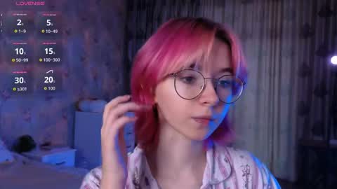 Nora Failure online show from 10.06.25