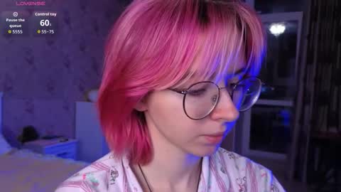 Nora Failure online show from 10.08.25