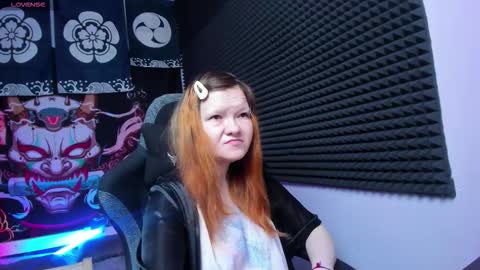 Snapshot of nora_lovvv chatting on 10.19.25 Nora online show from 10.19.25