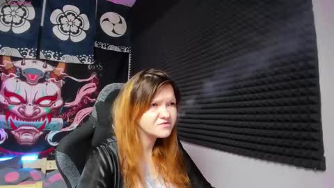 Snapshot of nora_lovvv chatting on 10.25.25 Nora online show from 10.25.25