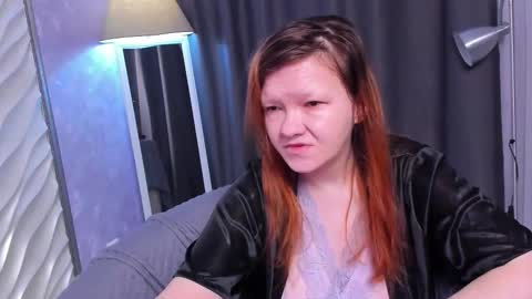 Snapshot of nora_lovvv chatting on 10.29.25 Nora online show from 10.29.25