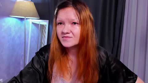 Snapshot of nora_lovvv chatting on 11.04.25 Nora online show from 11.04.25