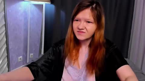 Snapshot of nora_lovvv chatting on 11.08.25 Nora online show from 11.08.25