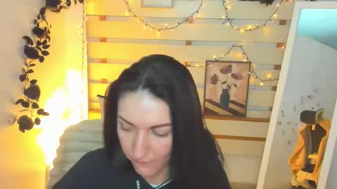 Nora online show from 02.05.26