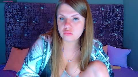 Snapshot of norabigas chatting on 01.27.25 Nora online show from 01.27.25