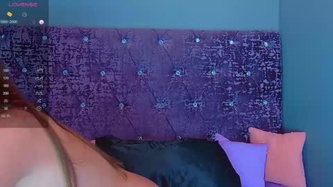 Snapshot of norabigas chatting on 03.06.25 Nora online show from 03.06.25