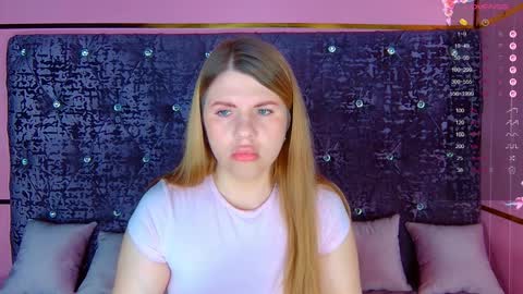 Nora online show from 04.08.26