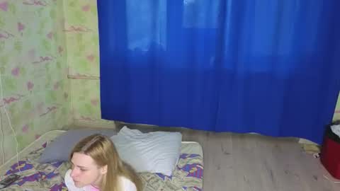 Snapshot of noradunn chatting on 06.29.26 Elina online show from 06.29.26