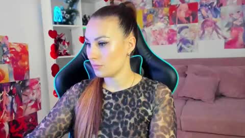 NoraFoxes online show from 12.17.25