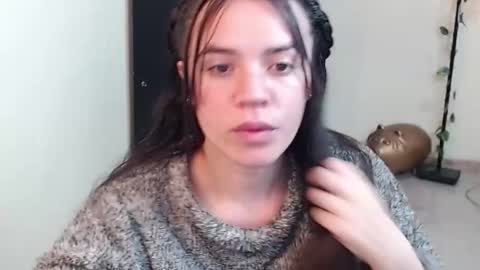 Snapshot of noreen_ chatting on 12.19.24 noreen_ online show from 12.19.24