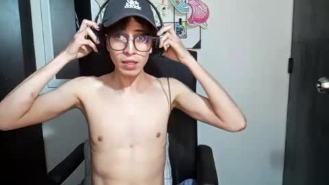 Snapshot of norehg__ chatting on 09.19.25 Norehg online show from 09.19.25