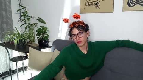 Snapshot of norehg__ chatting on 10.12.25 Norehg online show from 10.12.25