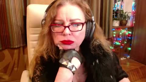 miss Tress online show from 12.20.25