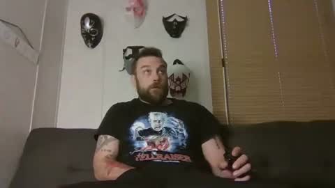 Snapshot of norsirish chatting on 10.19.25 norsirish online show from 10.19.25