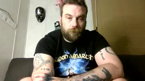 Snapshot of norsirish chatting on 10.25.25 norsirish online show from 10.25.25