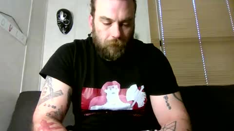 Snapshot of norsirish chatting on 10.30.25 norsirish online show from 10.30.25