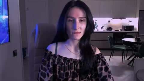 Snapshot of north_valkyrie chatting on 11.08.25 Hazel online show from 11.08.25