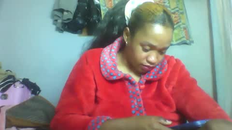 Snapshot of nosminah01 chatting on 09.10.25 nosminah01 online show from 09.10.25