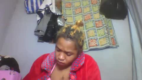 Snapshot of nosminah01 chatting on 09.13.25 nosminah01 online show from 09.13.25