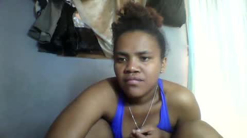 Snapshot of nosminah01 chatting on 09.15.25 nosminah01 online show from 09.15.25