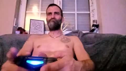 Snapshot of not4one chatting on 03.10.25 not4one online show from 03.10.25