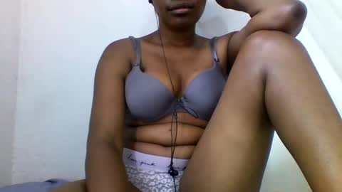 Snapshot of notoy1 chatting on 03.04.25 notoy1 online show from 03.04.25