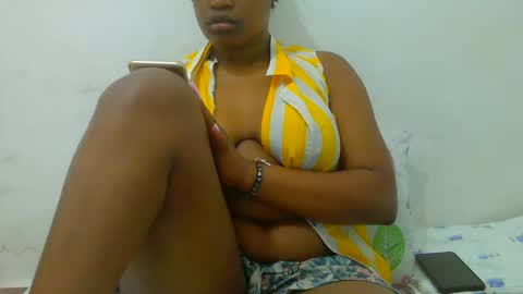 Snapshot of notoy1 chatting on 10.05.25 notoy1 online show from 10.05.25