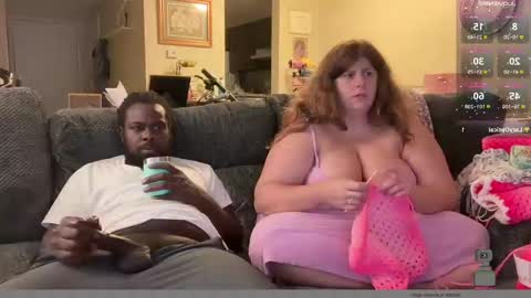 Snapshot of noturbabymoms chatting on 09.21.25 NotUrBabyMoms online show from 09.21.25