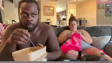 Snapshot of noturbabymoms chatting on 09.26.25 NotUrBabyMoms online show from 09.26.25