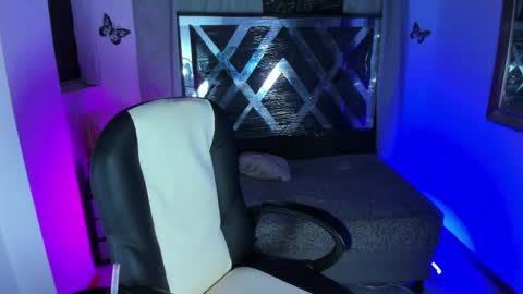 Snapshot of nova_sex1 chatting on 05.19.26 nova online show from 05.19.26