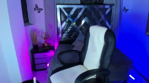 Snapshot of nova_sex1 chatting on 05.27.26 nova online show from 05.27.26