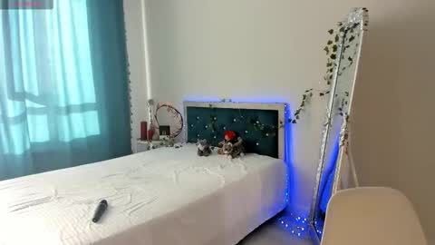 Snapshot of novaaskyy chatting on 09.22.25 Nova online show from 09.22.25