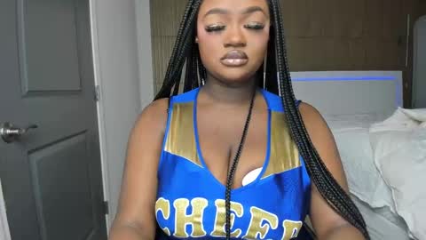 Snapshot of novacandy chatting on 10.05.25 Nova online show from 10.05.25