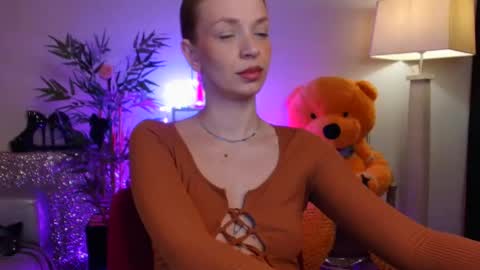 Snapshot of novahollis chatting on 04.06.26 NovaX online show from 04.06.26