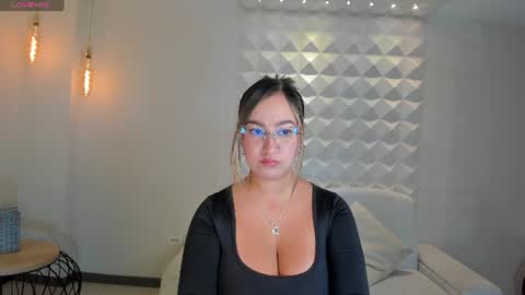 Snapshot of novasinclairx chatting on 07.09.26 Nova Sinclair online show from 07.09.26