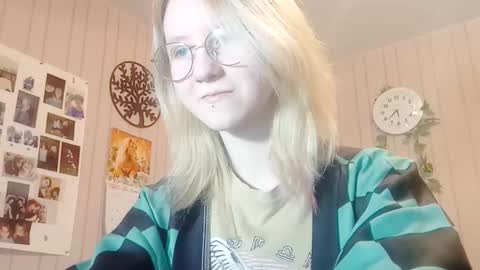 Snapshot of novellahartig chatting on 02.07.26 Sari It is my first day online show from 02.07.26