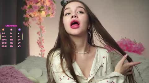 Snapshot of now_you_know chatting on 11.11.25 Dina online show from 11.11.25