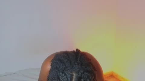 Snapshot of nude2557940 chatting on 10.25.25 Channel Cox online show from 10.25.25