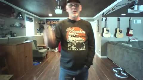 Snapshot of nudistguy194549 chatting on 03.02.25 Nudistguy online show from 03.02.25