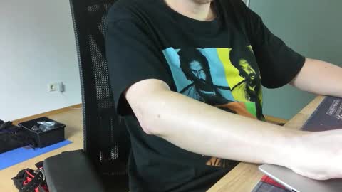 Snapshot of numlove chatting on 10.13.25 Slave for Mistress and Master online show from 10.13.25