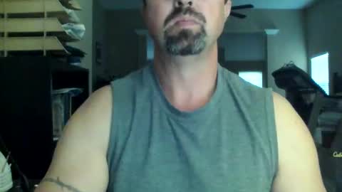 Snapshot of nvrenuff1979 chatting on 11.14.25 nvrenuff1979 online show from 11.14.25