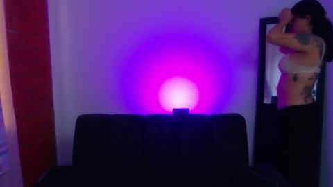 NyahMackenzie online show from 11.18.25