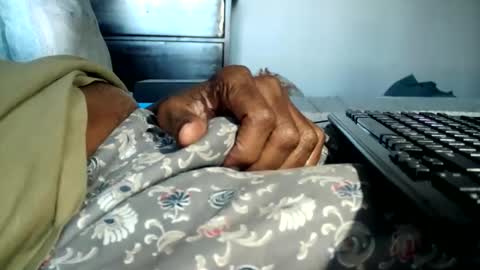 Snapshot of nyakuti chatting on 10.15.25 KN online show from 10.15.25